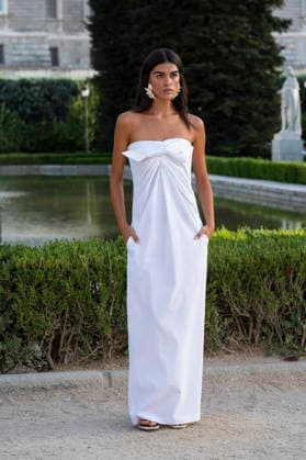 September 7, 2026, Madrid, Spain: A model parades with MadModa design during OMODA and Fashion Week Madrid in Madrid Jardines de Sabatini in Madrid. 7 of September of 2026 Spain Madrid Spain - ZUMAs197 20260907_aaa_s197_378 Copyright: xAtilanoxGarciax