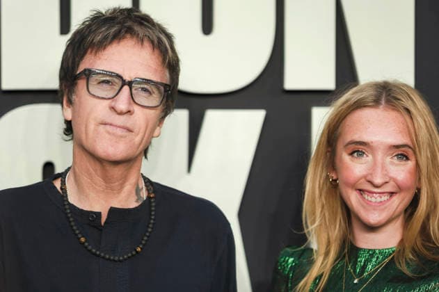 Johnny Marr mit Ehefrau Angie Marr bei der Premiere des Dokumentarfilms Oasis: Don t Look Back in Anger im Cineworld Leicester Square. London, 07.09.2026