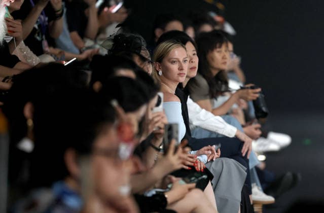 BEIJING, CHINA - SEPTEMBER 07: SYNA brand fashion is displayed on the runway at the 2026 China International Fashion Week Autumn session on September 7, 2026 in Beijing, China. The event showcases collections from various designers for the upcoming season.  Copyright: xVCGx 111664998763