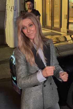 Céline Dion, returning from an intense rehearsal session, takes the time to greet her fans in front of the Royal Monceau Hotel in Paris on September 7, 2026. Lea Vieillot, Bestimage. Céline Dion, back from an intense rehearsal session, takes the time to greet her fans in front of the Royal Monceau hotel in Paris on September 7, 2026, Paris, France  Copyright: xLÃ axVieillot BestimagexLÃ axVieillot Bestimagex