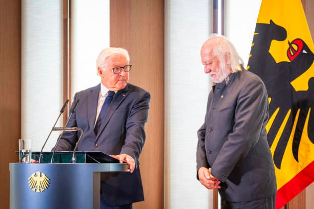 Pr Steinmeier + Laszlo Krasznahorkai EUR, Deutschland, Berlin, 08.09.2026: Verleihung des Großen Verdienstkreuzes mit Stern des Verdienstordens der Bundesrepublik Deutschland an den Nobelpreisträger für Literatur Laszlo Krasznahorkai durch BPr Steinmeier.