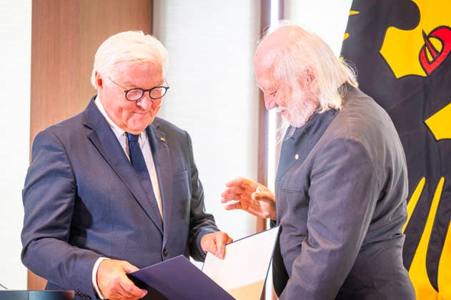 Pr Steinmeier + Laszlo Krasznahorkai EUR, Deutschland, Berlin, 08.09.2026: Verleihung des Großen Verdienstkreuzes mit Stern des Verdienstordens der Bundesrepublik Deutschland an den Nobelpreisträger für Literatur Laszlo Krasznahorkai durch BPr Steinmeier.