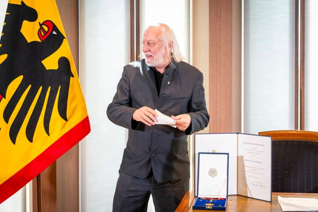 Pr Steinmeier + Laszlo Krasznahorkai EUR, Deutschland, Berlin, 08.09.2026: Verleihung des Großen Verdienstkreuzes mit Stern des Verdienstordens der Bundesrepublik Deutschland an den Nobelpreisträger für Literatur Laszlo Krasznahorkai durch BPr Steinmeier.