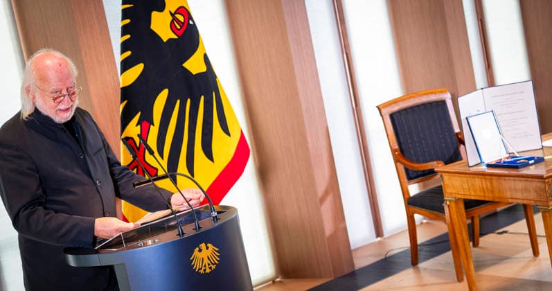 Laszlo Krasznahorkai EUR, Deutschland, Berlin, 08.09.2026: Verleihung des Großen Verdienstkreuzes mit Stern des Verdienstordens der Bundesrepublik Deutschland an den Nobelpreisträger für Literatur Laszlo Krasznahorkai durch BPr Steinmeier.