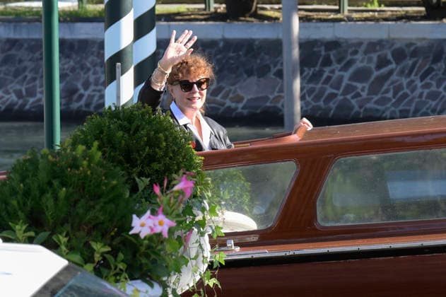 Susan Sarandon bei der Abfahrt vom Pier des Hotels Excelsior auf der Biennale di Venezia 2026 83. Internationale Filmfestspiele von Venedig. Venedig, 08.09.2026