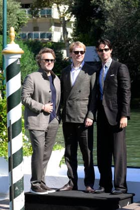 Florian Zeller, Paul Dano und Patrick Schwarzenegger bei der Ankunft am Pier des Hotels Excelsior auf der Biennale di Venezia 2026 83. Internationale Filmfestspiele von Venedig. Venedig, 08.09.-2026