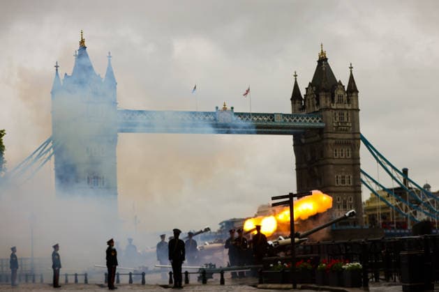 September 8, 2026, London, London, UK: London, UK. The Honourable Artillery Company fires a 62-gun salute at the Tower of London in London, marking the fourth anniversary of the accession to the throne of His Majesty King Charles III. London UK  - ZUMAl94_ 20260908_zaf_l94_012 Copyright: xDinendraxHariax