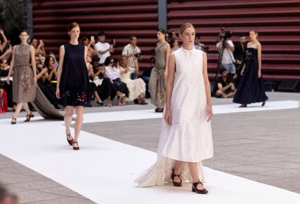 Devota Lomba Fashion Show at OMODA MADRID ES MODA A model walks the runway during the Devota Lomba fashion show as part of OMODA MADRID ES MODA at the Reina Sofía Museum on September 8, 2026, in Madrid, Spain. OMODA Madrid es Moda kicked off its latest edition yesterday with a fashion show in the Sabatini Gardens. OMODA Madrid es Moda is a project promoted in collaboration with the Association of Spanish Fashion Designers (ACME) and with the support of the Madrid City Council through the municipal initiative Madrid, Capital of Fashion September 8, 2026, Spain  Copyright: xEduardoxParrax 7757998