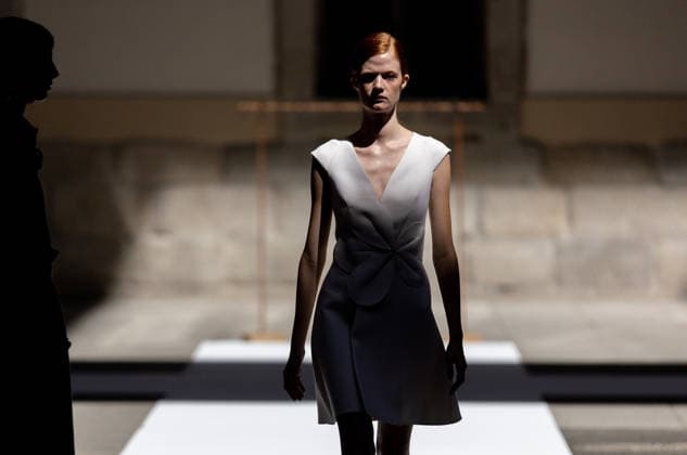 Devota Lomba Fashion Show at OMODA MADRID ES MODA A model walks the runway during the Devota Lomba fashion show as part of OMODA MADRID ES MODA at the Reina Sofía Museum on September 8, 2026, in Madrid, Spain. OMODA Madrid es Moda kicked off its latest edition yesterday with a fashion show in the Sabatini Gardens. OMODA Madrid es Moda is a project promoted in collaboration with the Association of Spanish Fashion Designers (ACME) and with the support of the Madrid City Council through the municipal initiative Madrid, Capital of Fashion September 8, 2026, Spain  Copyright: xEduardoxParrax 7758004