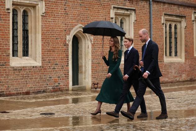 Britain s Catherine, Princess of Wales (L) and Britain s Prince William, Prince of Wales (R) walk with their 13-year-old son, Britain s Prince George of Wales (C), as he arrives for his first day at Eton College, in Eton, west of London, on September 8, 2 Britain s Catherine, Princess of Wales (L) and Britain s Prince William, Prince of Wales (R) walk with their 13-year-old son, Britain s Prince George of Wales (C), as he arrives for his first day at Eton College, in Eton, west of London, on September 8, 2026., Credit:Avalon.red PA ROTA - B68 Avalon United Kingdom, Berkshire, Eton Copyright: xAvalon.redx xPAxROTAx-xB68x xAvalonx 1132435108