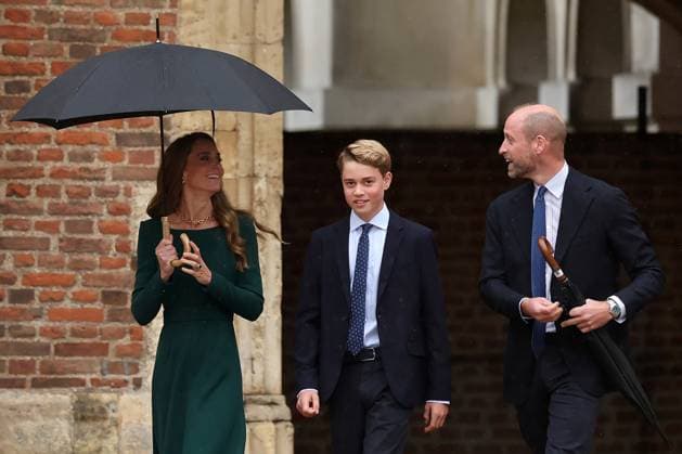 Britain s Catherine, Princess of Wales (L) and Britain s Prince William, Prince of Wales (R) walk with their 13-year-old son, Britain s Prince George of Wales (C), as he arrives for his first day at Eton College, in Eton, west of London, on September 8, 2 Britain s Catherine, Princess of Wales (L) and Britain s Prince William, Prince of Wales (R) walk with their 13-year-old son, Britain s Prince George of Wales (C), as he arrives for his first day at Eton College, in Eton, west of London, on September 8, 2026., Credit:Avalon.red PA ROTA - B68 Avalon United Kingdom, Berkshire, Eton Copyright: xAvalon.redx xPAxROTAx-xB68x xAvalonx 1132437896