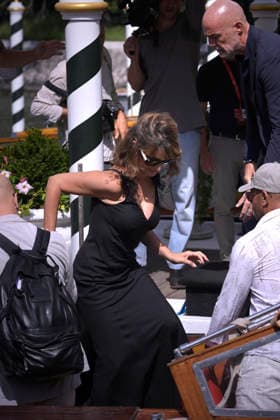Javier Bardem and Penélope Cruz arrive at the Venice Film Festival Actress Penélope Cruz upon her arrival in Venice to present her film *Búnker* at the Venice International Film Festival, on September 8, 2026, in Venice, Italy. The couple is presenting their latest film together, *Bunker*, a psychological thriller directed by Florian Zeller. September 8, 2026, Spain  Copyright: xRoccoxSpazianix 7758171