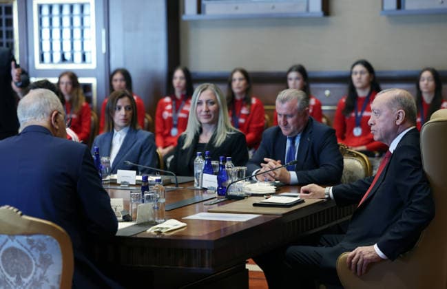 Turkish President Recep Tayyip Erdogan ANKARA, TURKIYE - SEPTEMBER 8: (----EDITORIAL USE ONLY - MANDATORY CREDIT - TURKISH PRESIDENCY MURAT KULA HANDOUT - NO MARKETING NO ADVERTISING CAMPAIGNS - DISTRIBUTED AS A SERVICE TO CLIENTS----) Turkish President Recep Tayyip Erdogan receives members of the Turkish Women s National Volleyball Team after their victory at the 2026 CEV EuroVolley in Istanbul, on September 08, 2026 in Ankara, Turkiye. TUR Presidency Murat Kula Anadolu Ankara Turkey. Editorial use only. Please get in touch for any other usage.  Copyright: x2026xAnadoluxTURxPresidencyx xMuratxKulax