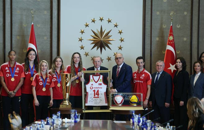 Turkish President Recep Tayyip Erdogan ANKARA, TURKIYE - SEPTEMBER 8: (----EDITORIAL USE ONLY - MANDATORY CREDIT - TURKISH PRESIDENCY MURAT KULA HANDOUT - NO MARKETING NO ADVERTISING CAMPAIGNS - DISTRIBUTED AS A SERVICE TO CLIENTS----) Turkish President Recep Tayyip Erdogan receives members of the Turkish Women s National Volleyball Team after their victory at the 2026 CEV EuroVolley in Istanbul, on September 08, 2026 in Ankara, Turkiye. TUR Presidency Murat Kula Anadolu Ankara Turkey. Editorial use only. Please get in touch for any other usage.  Copyright: x2026xAnadoluxTURxPresidencyx xMuratxKulax