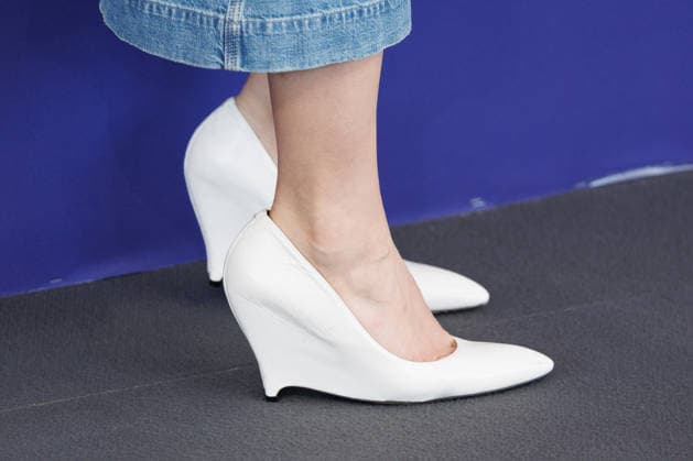 News - Company Photocall - The 83rd Venice International Film Festival Caylee Cowan (shoes detail) attends the Company photocall during the 83rd Venice International Film Festival at Sala Grande on September 08, 2026 in Venice, Italy. Photo: Cinzia Camela. Lido di Venezia Palazzo del Cinema Italy Copyright: xCinziaxCamelax xLiveMediax LPN_2658988
