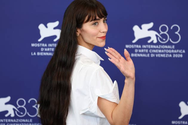 September 8, 2026, Venice Lido, Veneto, Italy: CAYLEE COWAN during the photocall of the movie Company at the 83rd Venice Film Festival at Sala Grande in Venice Lido, Italy Venice Lido Italy  - ZUMAc179 20260908_zep_c179_113 Copyright: xMickaelxChavetx