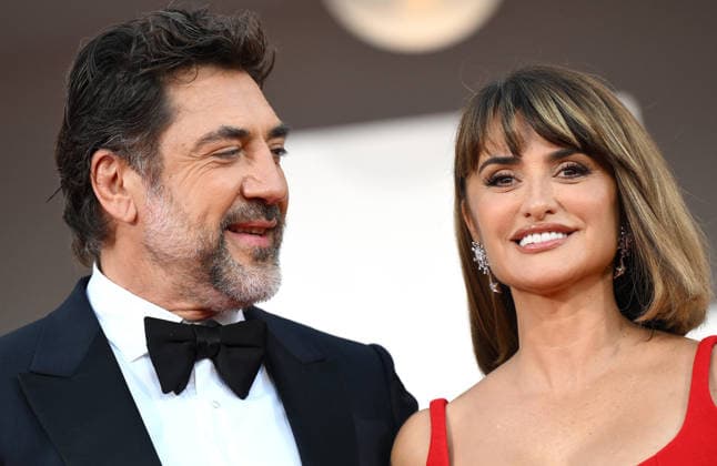 September 8, 2026, Venice, ITALY: Spanish actors Penelope Cruz (R) and Javier Bardem (L) arrive for the premiere of Bunker during the 83rd Venice Film Festival in Venice, Italy, 08 September 2026. The movie is presented in official competition Venezia 83 at the festival running from 02 to 12 September 2026. ANSA ETTORE FERRARI. Venice ITALY  - ZUMAa110 20260908_zaf_a110_056 Copyright: xEttorexFerrarix