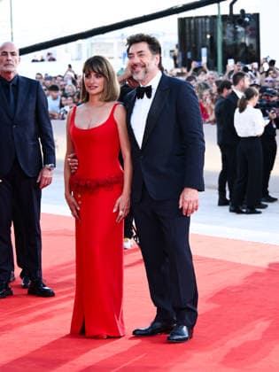 IPA88279653 - Venice, 83rd Venice International Film Festival 2026 - Night 7. Red carpet for the film Bunker. Pictured: PenÃ lope Cruz and Javier Bardem  Copyright: xAlbertoxTerenghi PoolxPhotoxEvenx xPoolxPhotoxEventsx08x IPA88279653
