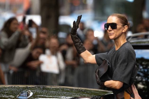 CELINE DION IN PARIS PHOTOPQR OUEST FRANCE Stéphane Geufroi Paris, September 8, 2026 Céline Dion leaves the Royal Monceau in the late afternoon. As usual, she took a few minutes to greet her fans. Paris, September 8, 2026 – Céline Dion leaves the Royal Monceau in the late afternoon. As usual, she took a few minutes to greet her admirers. Paris, France  Copyright: xPHOTOPQR OUESTxFRANCE MAXPPPxStéphanexGeufroix 20260908OFR8237 20260908OFR8237