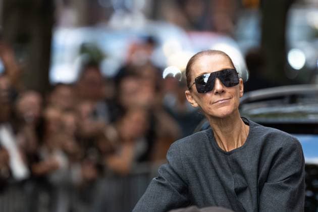 CELINE DION IN PARIS PHOTOPQR OUEST FRANCE Stéphane Geufroi Paris, September 8, 2026 Céline Dion leaves the Royal Monceau in the late afternoon. As usual, she took a few minutes to greet her fans. Paris, September 8, 2026 – Céline Dion leaves the Royal Monceau in the late afternoon. As usual, she took a few minutes to greet her admirers. Paris, France  Copyright: xPHOTOPQR OUESTxFRANCE MAXPPPxStéphanexGeufroix 20260908OFR8245 20260908OFR8245