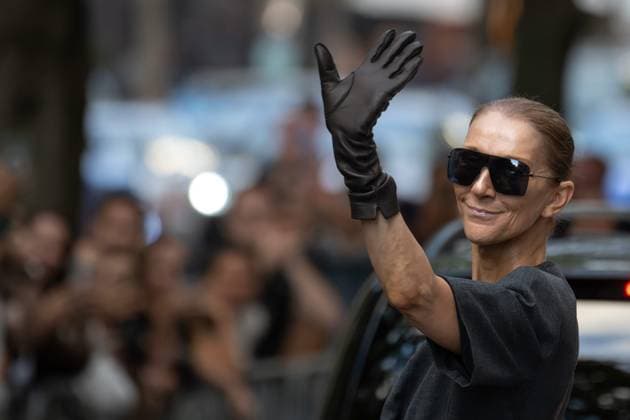 CELINE DION IN PARIS PHOTOPQR OUEST FRANCE Stéphane Geufroi Paris, September 8, 2026 Céline Dion leaves the Royal Monceau in the late afternoon. As usual, she took a few minutes to greet her fans. Paris, September 8, 2026 – Céline Dion leaves the Royal Monceau in the late afternoon. As usual, she took a few minutes to greet her admirers in Paris, France  Copyright: xPHOTOPQR OUESTxFRANCE MAXPPPxStéphanexGeufroix 20260908OFR8277 20260908OFR8277