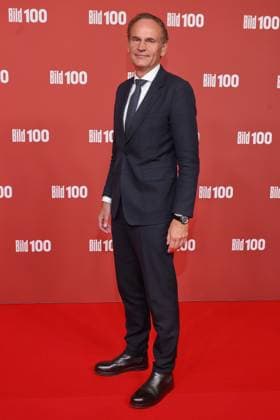 BILD100 2026 Oliver Blume Roter Teppich zu BILD100 2026, Axel-Springer-Neubau, Berlin, Datum: 08.09.2026 Copyright: xEventpress Kratschx
