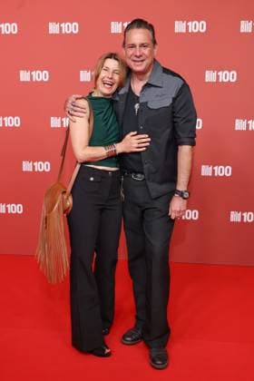 BILD100 2026 Jenny Vollmer, Sascha Vollmer Roter Teppich zu BILD100 2026, Axel-Springer-Neubau, Berlin, Datum: 08.09.2026 Copyright: xEventpress Kratschx