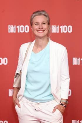 BILD100 2026 Britta Heidemann Roter Teppich zu BILD100 2026, Axel-Springer-Neubau, Berlin, Datum: 08.09.2026 Copyright: xEventpress Kratschx