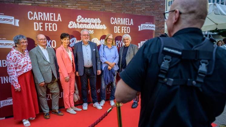 Essen: Verleihung der Comedypreise Essener Ehrendoktor und Jupps Pott ** NUR FÜR REDAKTIONELLE ZWECKE ** EDITORIAL USE ONLY **<p>Bei der Verleihung der Comedypreise Essener Ehrendoktor und Jupps Pott am Dienstag, den 8. September 2026, im Stratmanns Theater in Essen. Deutschland NRW Essen Copyright: UwexErnst