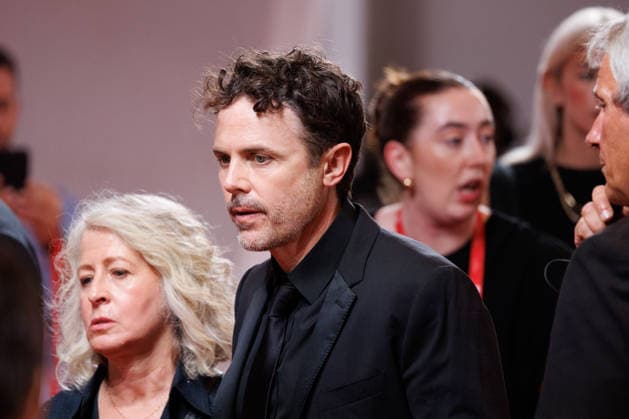 News - Company Red Carpet - The 83rd Venice International Film Festival Casey Affleck attends the Company Screening during the 83rd Venice International Film Festival at Sala Grande on September 8, 2026 in Venice, Italy. Photo: Cinzia Camela. Lido di Venezia Palazzo del Cinema Italy Copyright: xCinziaxCamelax xLiveMediax LPN_2659799