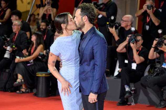 Sosie Bacon und Scoot McNairy bei der Premiere des Kinofilms Company auf der Biennale di Venezia 2023 83. Internationale Filmfestspiele von Venedig im Palazzo del Cinema. Venedig, 08.09.2026