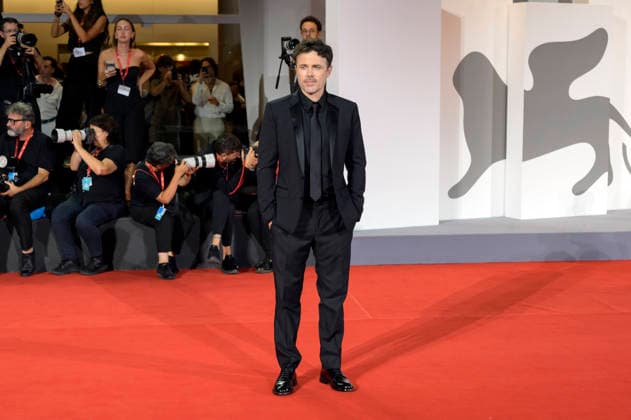 Casey Affleck bei der Premiere des Kinofilms Company auf der Biennale di Venezia 2023 83. Internationale Filmfestspiele von Venedig im Palazzo del Cinema. Venedig, 08.09.2026