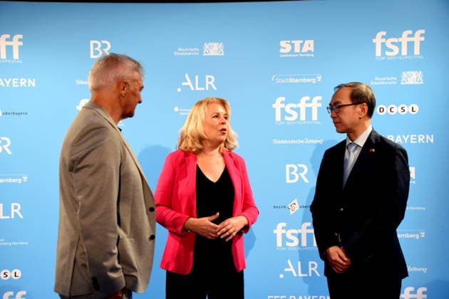 Matthias Helwig Festivalleiter Britta Hundesrügge Stv. Landrätin Landkreis Starnberg Prof. Dr. Ian-Tsing Generaldirektor Taiwan Taipeh-Vertretung Starnberg 08.09.2026 Schlossberghalle 20. Fuenf Seen Filmvestival Taiwan-Abend in Kooperation mit der Taipeh-Vertretung in der Bundesrepublik Deutschland (Büro München) statt. Dr. Ian-Tsing Generaldirektor Foto Starnberg