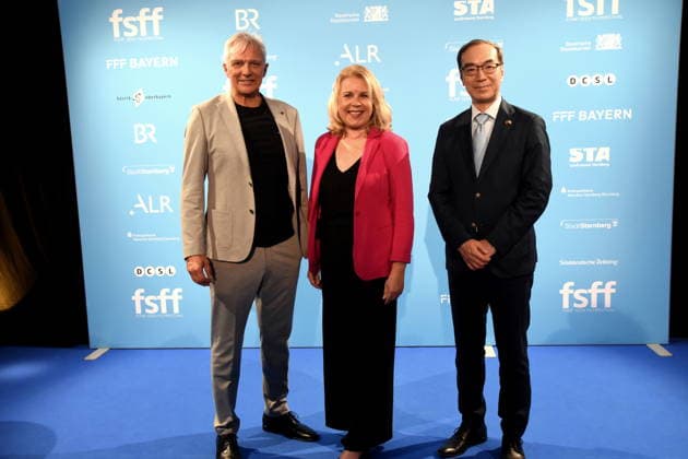 Matthias Helwig Festivalleiter Britta Hundesrügge Stv. Landrätin Landkreis Starnberg Prof. Dr. Ian-Tsing Generaldirektor Taiwan Taipeh-Vertretung Starnberg 08.09.2026 Schlossberghalle 20. Fuenf Seen Filmvestival Taiwan-Abend in Kooperation mit der Taipeh-Vertretung in der Bundesrepublik Deutschland (Büro München) statt. Dr. Ian-Tsing Generaldirektor Foto Starnberg