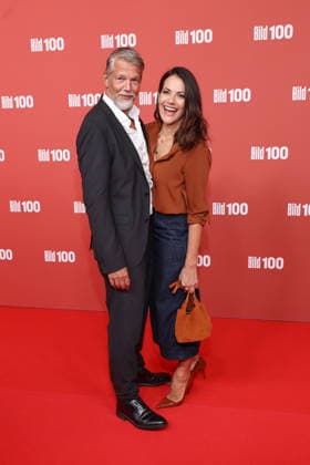 08.09.2026, Kai Wiesinger, Bettina Zimmermann auf dem Roten Teppich zu BILD100 2026, Axel-Springer-Neubau, Berlin, Berlin