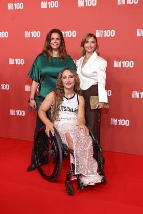 08.09.2026, Kristina Vogel, Rebecca Immanuel, Tina Ruland auf dem Roten Teppich zu BILD100 2026, Axel-Springer-Neubau, Berlin, Berlin