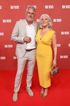 08.09.2026, Frank Spothelfer, Birgit Schrowange auf dem Roten Teppich zu BILD100 2026, Axel-Springer-Neubau, Berlin, Berlin