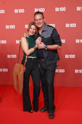 08.09.2026, Jenny Vollmer, Sascha Vollmer auf dem Roten Teppich zu BILD100 2026, Axel-Springer-Neubau, Berlin, Berlin