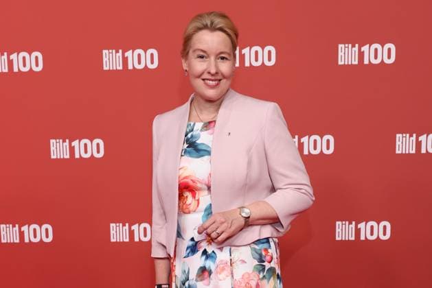 08.09.2026, Franziska Giffey auf dem Roten Teppich zu BILD100 2026, Axel-Springer-Neubau, Berlin, Berlin