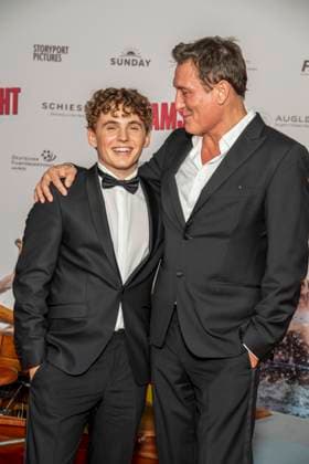 ABB ADAMSACHT- Vito Wiesner und Oliver Masucci Vater und Sohn zu Gast auf dem roten Teppich bei der Berlin Premiere des Kino Films Adams Acht Im Kino Zoo Palast am 08.09.2026 in Berlin Berlin Deutschland