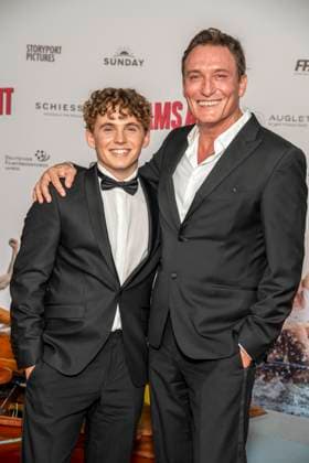 ABB ADAMSACHT- Vito Wiesner und Oliver Masucci Vater und Sohn zu Gast auf dem roten Teppich bei der Berlin Premiere des Kino Films Adams Acht Im Kino Zoo Palast am 08.09.2026 in Berlin Berlin Deutschland