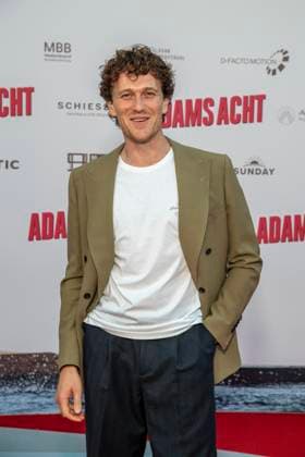 ABB ADAMSACHT- Artjom Gilz zu Gast auf dem roten Teppich bei der Berlin Premiere des Kino Films Adams Acht Im Kino Zoo Palast am 08.09.2026 in Berlin Berlin Deutschland