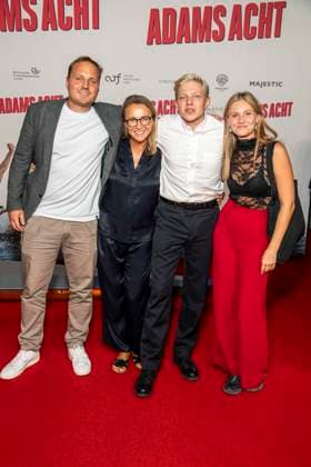 ABB ADAMSACHT- Julian Kunz, Illona Christina Schulz, Leonhard Kunz und Jelena Kunz zu Gast auf dem roten Teppich bei der Berlin Premiere des Kino Films Adams Acht Im Kino Zoo Palast am 08.09.2026 in Berlin Berlin Deutschland