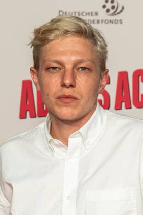 ABB ADAMSACHT- Leonhard Kunz zu Gast auf dem roten Teppich bei der Berlin Premiere des Kino Films Adams Acht Im Kino Zoo Palast am 08.09.2026 in Berlin Berlin Deutschland