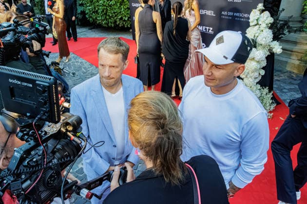 08.09.2026. Bonn. (l-r) Patchworkboys - Oliver Pocher und Pietro Lombardi beim Private Summer Gathering by One Luxury in der Villa Stella Rheni in Bonn. Bonn Villa Stella Rheni Nordrhein-Westfalen Deutschland
