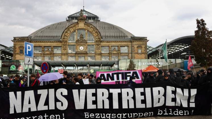 05.09.2026 Halle Saale Halle (Saale) Halle Saale Sachsen-Anhalt Ansicht Stadtansicht Sachsen Anhalt Ansicht ANTIFA Demonsration vor dem Hauptbahnhof ï¿½