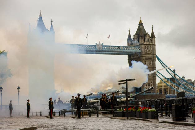 Gun salute to mark fourth anniversary of the accession to the throne of King Charles in London - 08 Sep 2026 The Honourable Artillery Company fires a 62-gun salute at the Tower of London in London, marking the fourth anniversary of the accession to the throne of His Majesty King Charles III. London United Kingdom Copyright: xDinendraxHariax xSOPAxImagesx S0809_Accession_Day_DHARIA_067