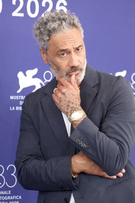 Taika Waititi beim Photocall zum Kinofilm Place to Be auf der Biennale di Venezia 2026 83. Internationale Filmfestspiele von Venedig im Palazzo del Casino. Venedig, 09.09.2026