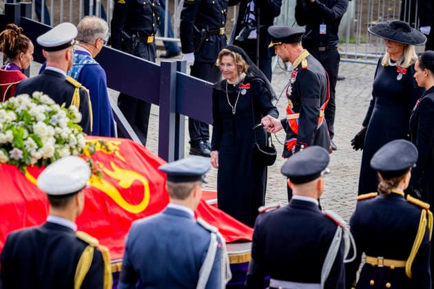 09-09-2026 Funeral of King Harald of Norway during a royal procession from the Royal Palace Chapel to the Cathedral in Oslo. Queen Sonja and Mette Marit and Haakon Â  Copyright: xPPEx