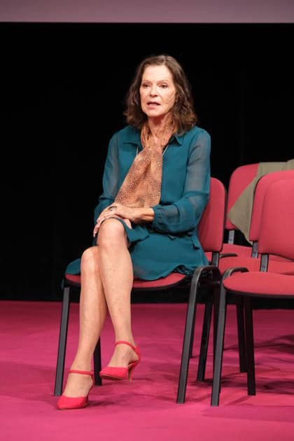 Angela Roy bei der Fotoprobe für die Komödie Männerbeschaffungsmaßnahmen in der Komödie Winterhuder Fährhaus Hamburg , vier Frauen finden in einem gemeinsamen Seminar zu ihren Hoffnungen und Gefühlen zurück, ein Theaterstück voller Musik mit vielen Hits und Evergreens, Premiere ist am 11. September 2026, Hamburg 9.9.2026